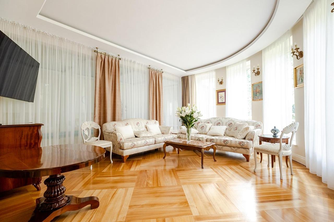 Luxury Villa Indoor Pool Warsaw Magdalenka Exterior photo