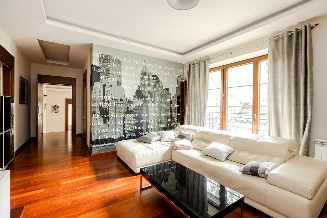 Luxury Villa Indoor Pool Warsaw Magdalenka Exterior photo